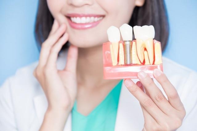 The Right Fit: Finding Your Ideal Dental Implant Specialist